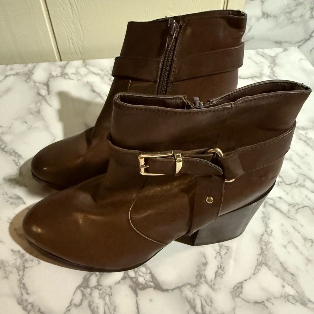 NEW Forever 21 Ankle Boots Brown Buckle Detail Side Zipper Size 7